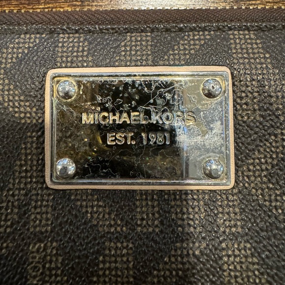 Michael Kors wristlet - Picture 2 of 4